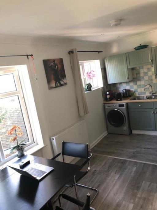 Bright & Spacious First Floor Apartment Cambridge Exterior foto
